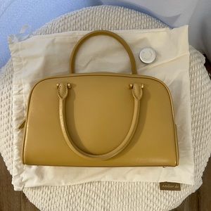 Atelier de Lumen base tote bisque yellow